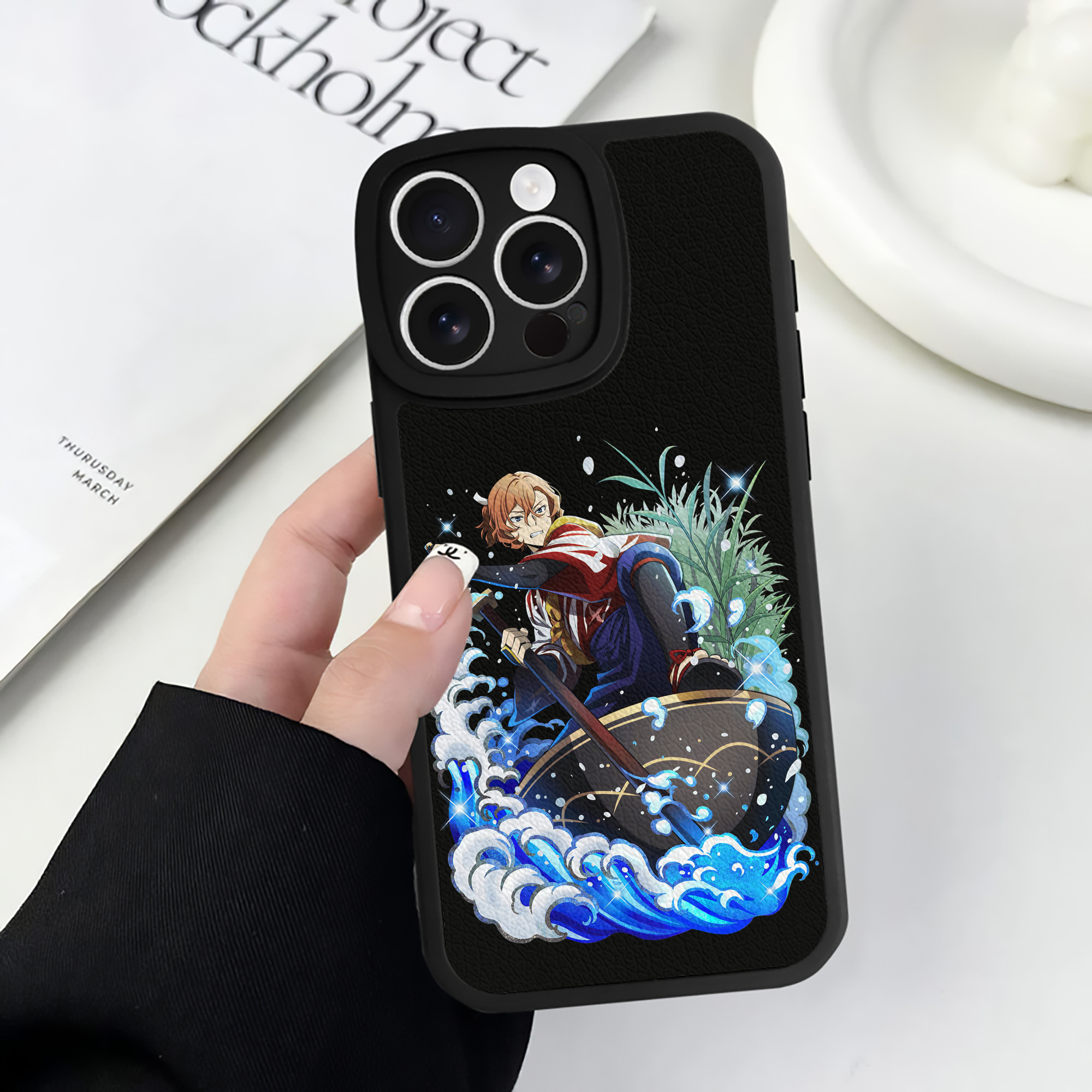 （画像用） 文豪ストレイドッグス Bungo Stray Dogs 【iPhone 16シリーズ対応】シリコンスマホケース（レザー調） 材質：シリコン